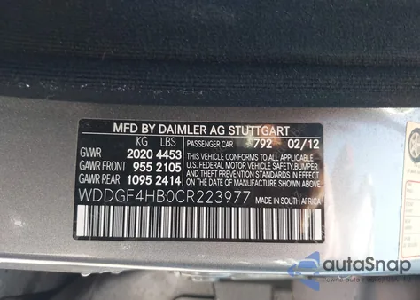 2012 Mercedes-Benz C 250 Luxury/Sport z USA, uszkodzony, nr VIN WDDGF4HB0CR223977